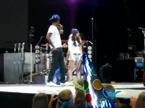 Demi Lovato\'s Entrance at Souncheck 0621