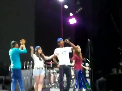 Demi Lovato\'s Entrance at Souncheck 0240 - Demilush - Entrance at Sounchek Part oo1