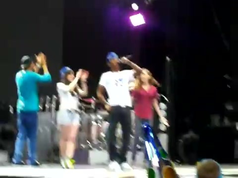 Demi Lovato\'s Entrance at Souncheck 0260 - Demilush - Entrance at Sounchek Part oo1