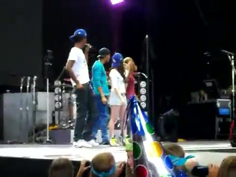 Demi Lovato\'s Entrance at Souncheck 0671