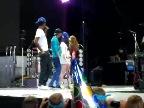 Demi Lovato\'s Entrance at Souncheck 0684