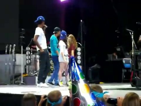 Demi Lovato\'s Entrance at Souncheck 0690