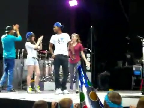 Demi Lovato\'s Entrance at Souncheck 0303 - Demilush - Entrance at Sounchek Part oo1