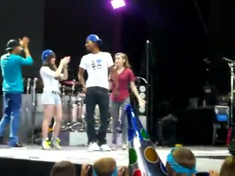 Demi Lovato\'s Entrance at Souncheck 0308 - Demilush - Entrance at Sounchek Part oo1