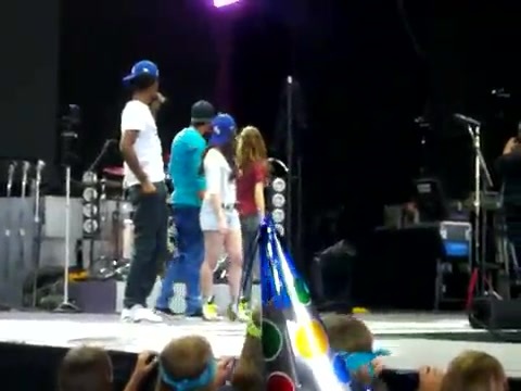Demi Lovato\'s Entrance at Souncheck 0737