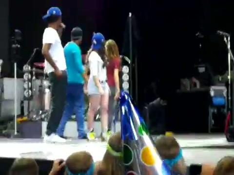 Demi Lovato\'s Entrance at Souncheck 0753