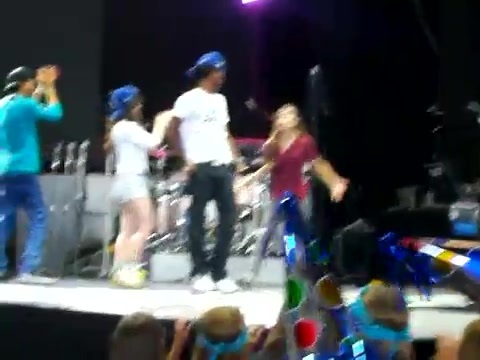 Demi Lovato\'s Entrance at Souncheck 0350