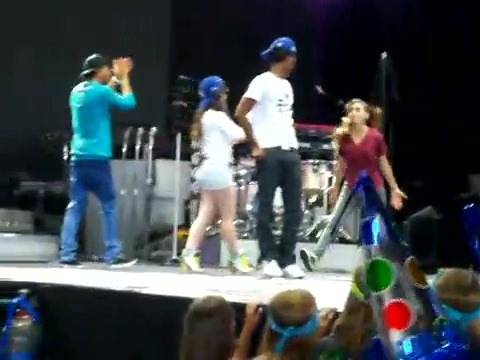 Demi Lovato\'s Entrance at Souncheck 0376