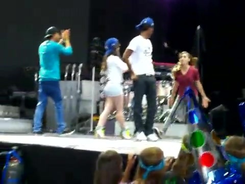 Demi Lovato\'s Entrance at Souncheck 0378