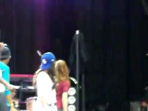 Demi Lovato\'s Entrance at Souncheck 0802