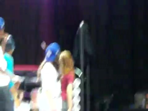 Demi Lovato\'s Entrance at Souncheck 0805