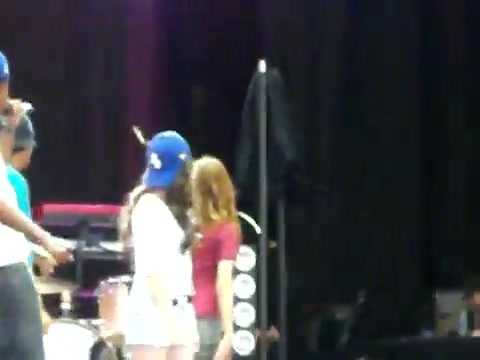 Demi Lovato\'s Entrance at Souncheck 0819