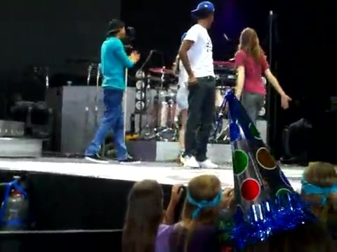 Demi Lovato\'s Entrance at Souncheck 0458 - Demilush - Entrance at Sounchek Part oo1