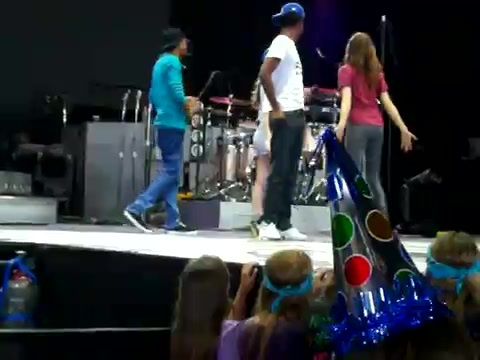 Demi Lovato\'s Entrance at Souncheck 0469 - Demilush - Entrance at Sounchek Part oo1