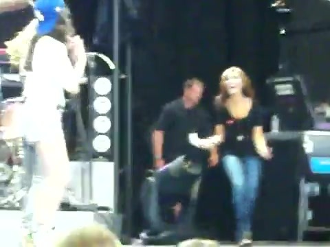 Demi Lovato\'s Entrance at Souncheck 1071 Demi Lovato\'s Entrance at Souncheck 1071