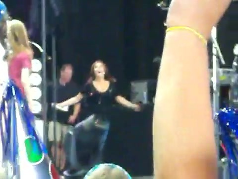 Demi Lovato\'s Entrance at Souncheck 0967