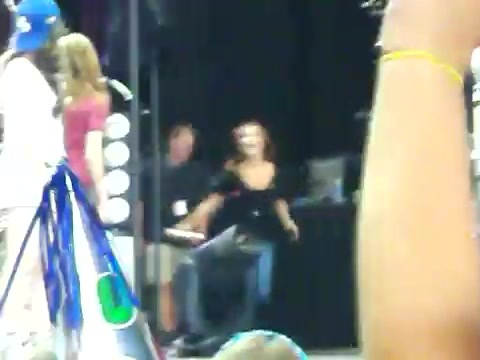 Demi Lovato\'s Entrance at Souncheck 0974