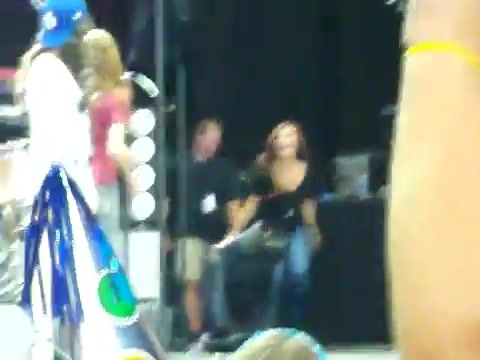 Demi Lovato\'s Entrance at Souncheck 0985