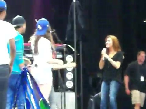 Demi Lovato\'s Entrance at Souncheck 1193