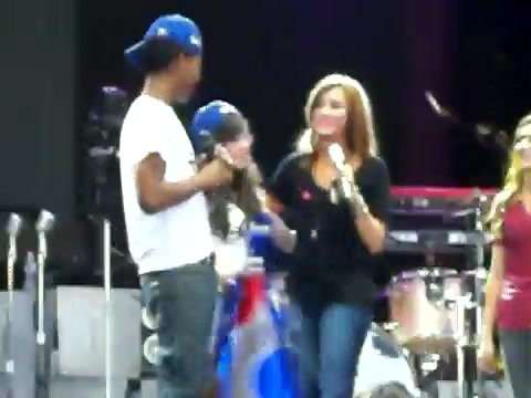 Demi Lovato\'s Entrance at Souncheck 2002