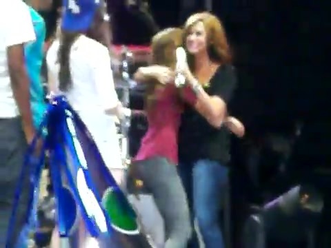 Demi Lovato\'s Entrance at Souncheck 1578