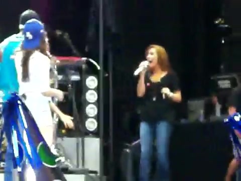 Demi Lovato\'s Entrance at Souncheck 1268