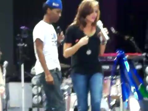 Demi Lovato\'s Entrance at Souncheck 2555 - Demilush - Entrance at Sounchek Part oo6