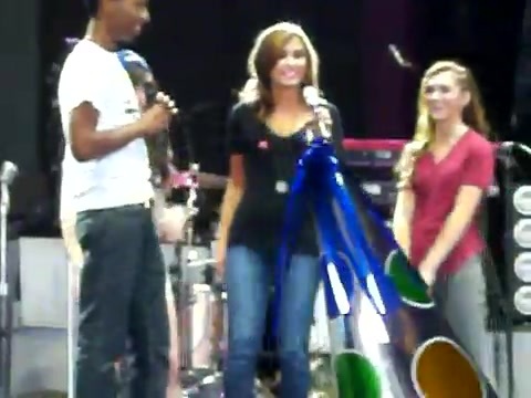 Demi Lovato\'s Entrance at Souncheck 2104