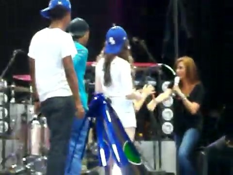 Demi Lovato\'s Entrance at Souncheck 1412 Demi Lovato\'s Entrance at Souncheck 1412