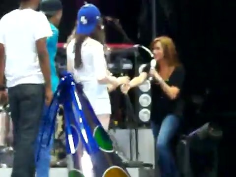 Demi Lovato\'s Entrance at Souncheck 1444 Demi Lovato\'s Entrance at Souncheck 1444