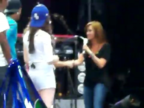 Demi Lovato\'s Entrance at Souncheck 1498 - Demilush - Entrance at Sounchek Part oo3