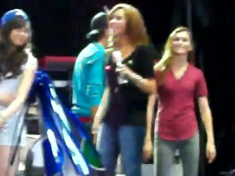 Demi Lovato\'s Entrance at Souncheck 1913