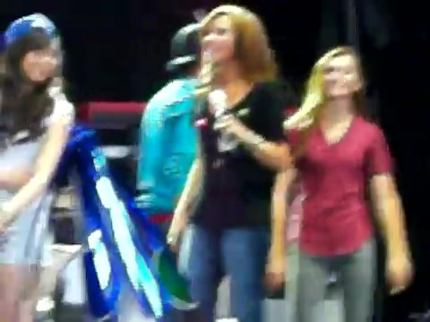 Demi Lovato\'s Entrance at Souncheck 1916