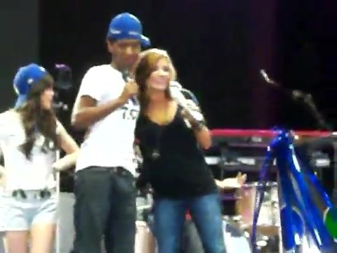 Demi Lovato\'s Entrance at Souncheck 2266