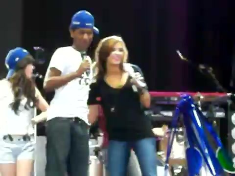 Demi Lovato\'s Entrance at Souncheck 2277
