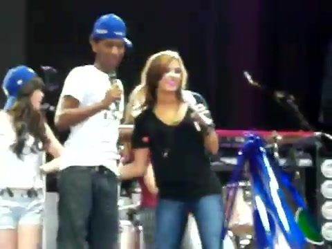 Demi Lovato\'s Entrance at Souncheck 2283