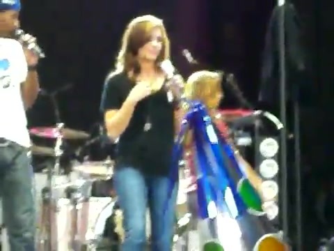 Demi Lovato\'s Entrance at Souncheck 2409