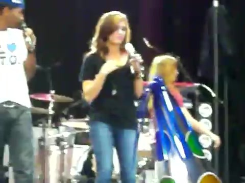 Demi Lovato\'s Entrance at Souncheck 2419