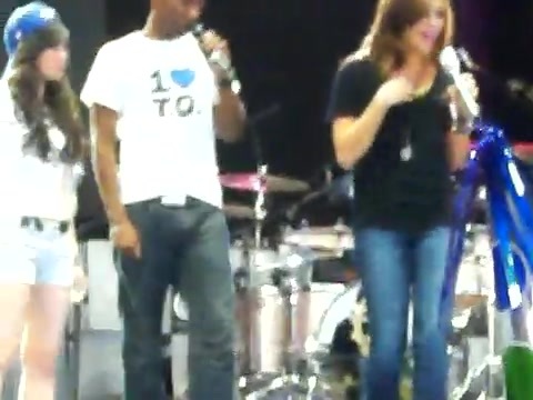 Demi Lovato\'s Entrance at Souncheck 2472
