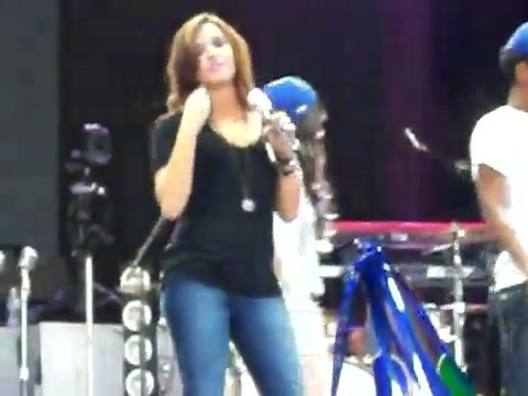 Demi Lovato\'s Entrance at Souncheck 2799 Demi Lovato\'s Entrance at Souncheck 2799