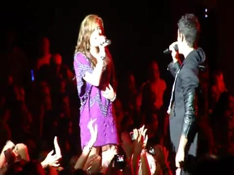 Joe Jonas Gives A  Warm Hug To Ex-Girlfriend Demi Lovato 0037 - Demilush Gives A Warm Hug To Her ExBoyfriend Joe Part oo1