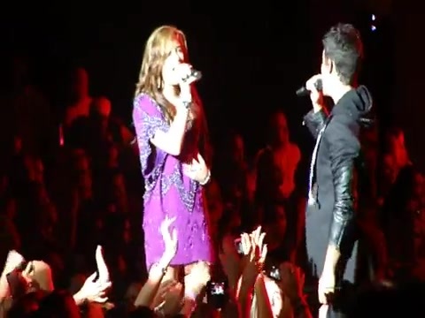 Joe Jonas Gives A  Warm Hug To Ex-Girlfriend Demi Lovato 0039 - Demilush Gives A Warm Hug To Her ExBoyfriend Joe Part oo1