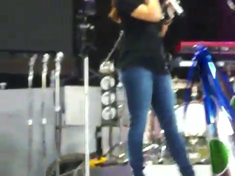Demi Lovato\'s Entrance at Souncheck 2914 Demi Lovato\'s Entrance at Souncheck 2914