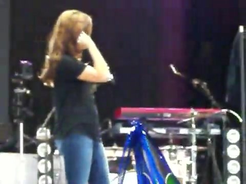 Demi Lovato\'s Entrance at Souncheck 2990 - Demilush - Entrance at Sounchek Part oo6