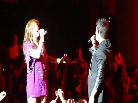 Joe Jonas Gives A  Warm Hug To Ex-Girlfriend Demi Lovato 0288