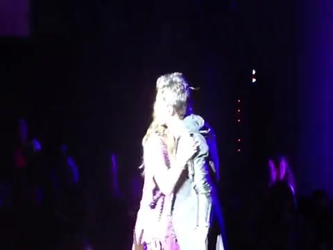 Joe Jonas Gives A  Warm Hug To Ex-Girlfriend Demi Lovato 1009