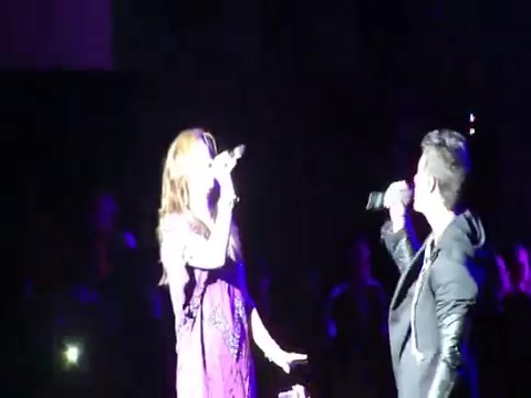 Joe Jonas Gives A  Warm Hug To Ex-Girlfriend Demi Lovato 0749 - Demilush Gives A Warm Hug To Her ExBoyfriend Joe Part oo2