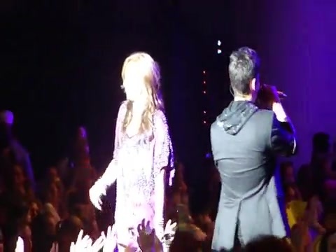 Joe Jonas Gives A  Warm Hug To Ex-Girlfriend Demi Lovato 1622