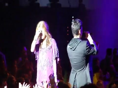 Joe Jonas Gives A  Warm Hug To Ex-Girlfriend Demi Lovato 1661 - Demilush Gives A Warm Hug To Her ExBoyfriend Joe Part oo4