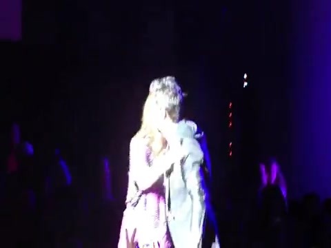 Joe Jonas Gives A  Warm Hug To Ex-Girlfriend Demi Lovato 0994